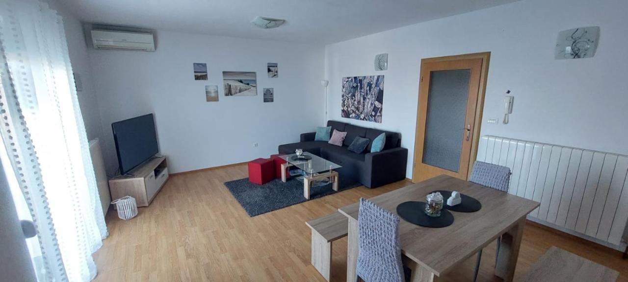 Apartment M&M With Private Pool Kučine المظهر الخارجي الصورة